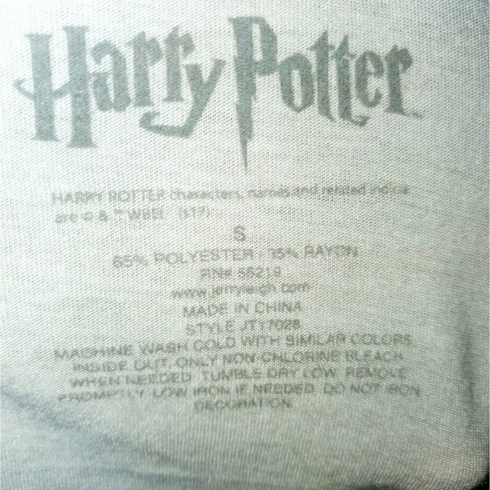 Harry Potter White Hogwarts Castle Juniors T-Shirt NWT Size XS - Picture 6 of 7